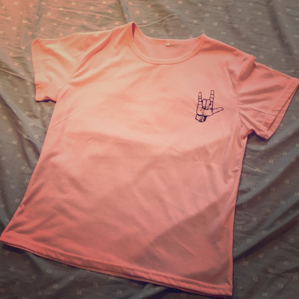 pink tee w/ design